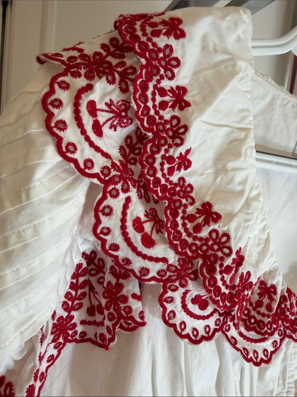 ADORABLE! Damson Madder White Cotton Blouse with Red Embroidered Collar - Picture 4 of 9